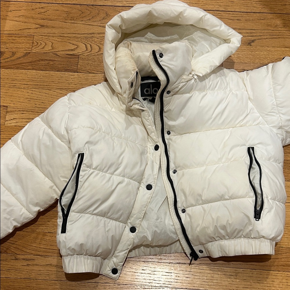 ALO Cream Puffer Jacket